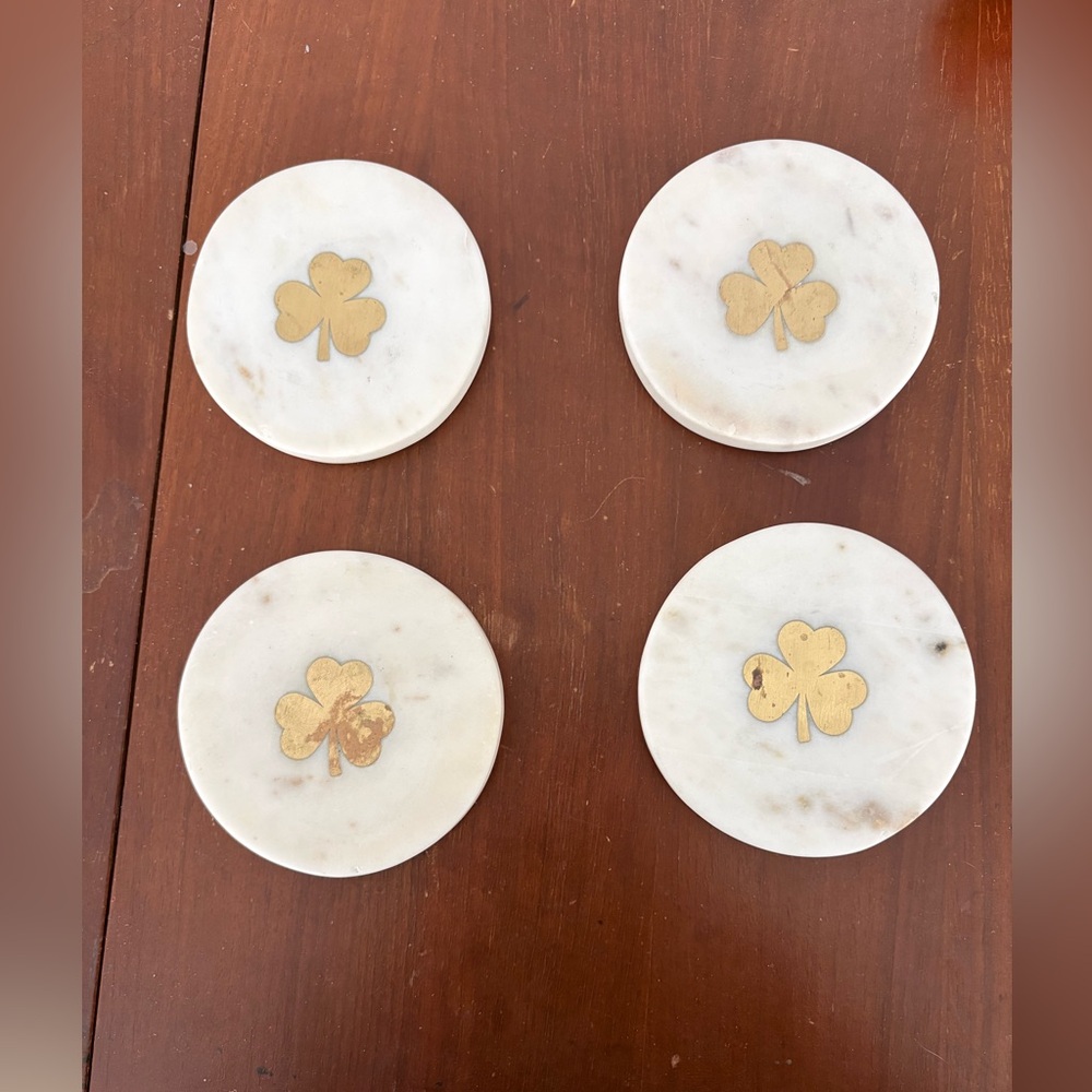 Set of 4 coasters with gold shamrocks